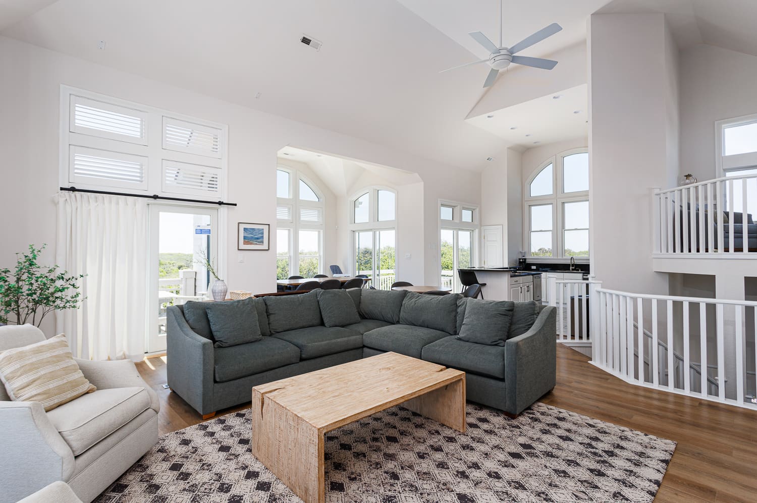 Absolute Delight Semi-Oceanfront Home in Pine Island Corolla