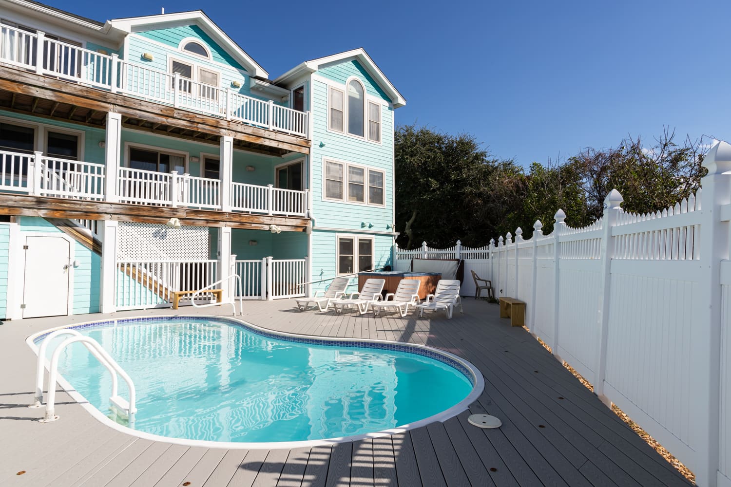 Bleu Dolphin property image