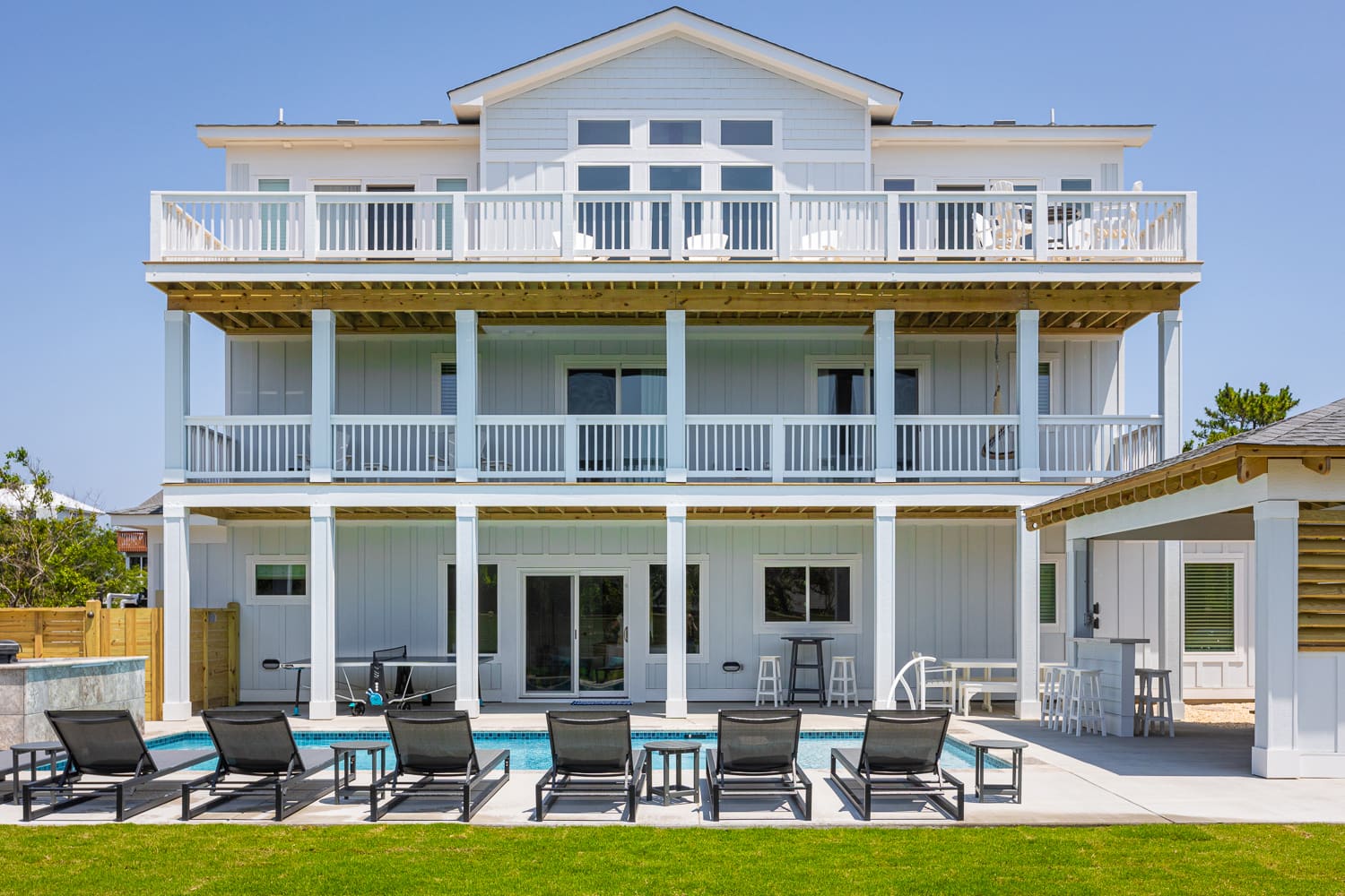 Moon Dance property image