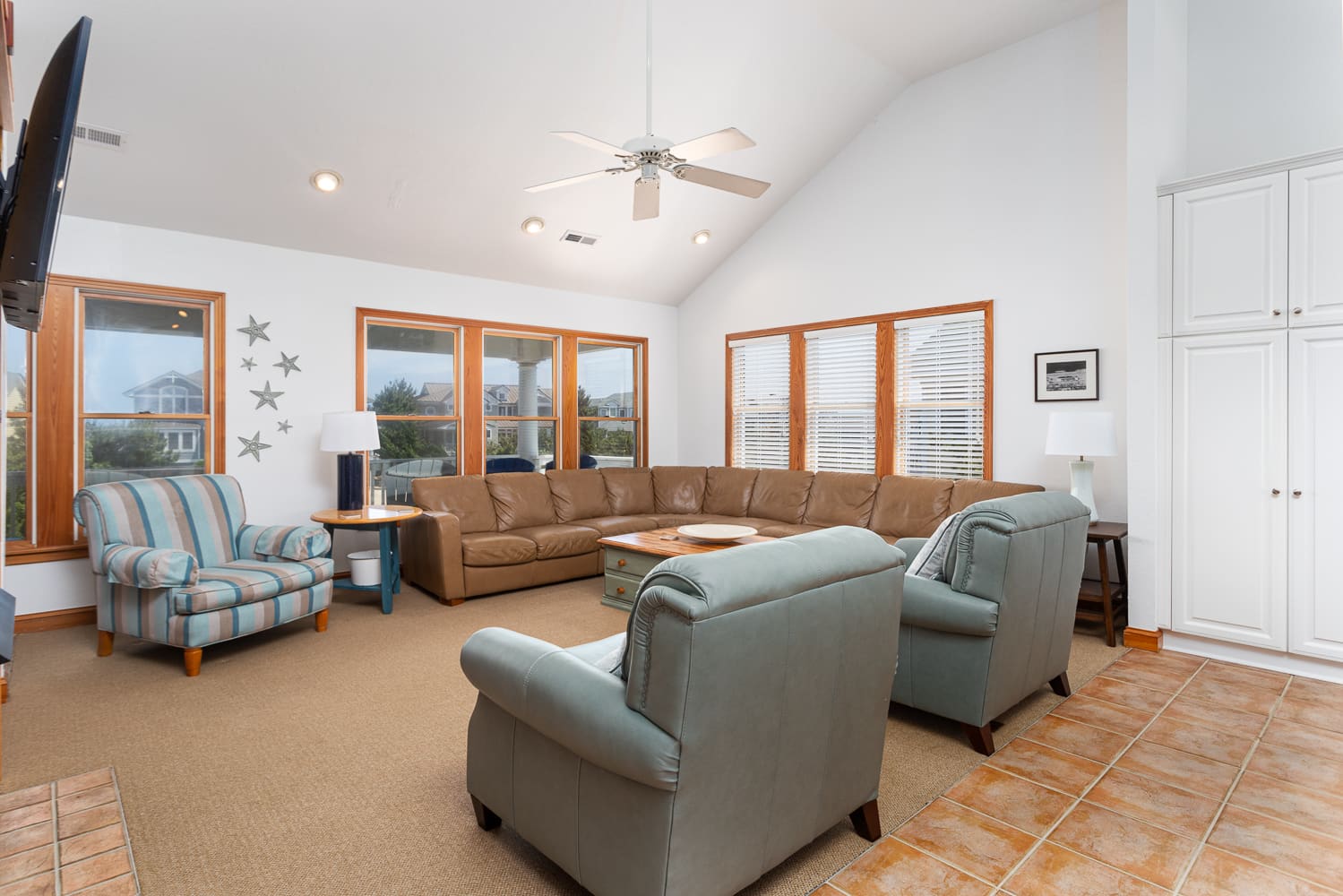 4 Seasons.calm property image