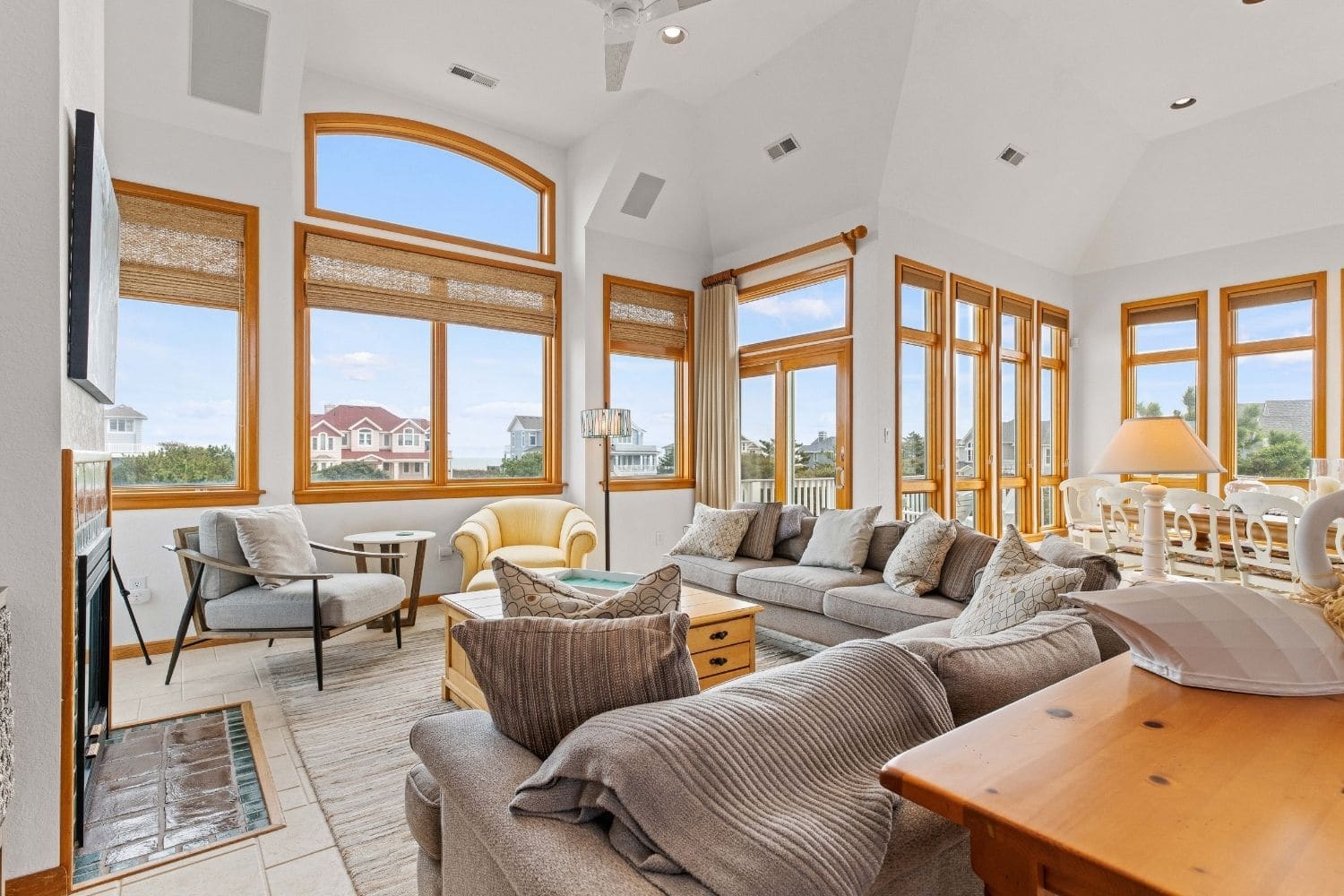 Hundred Thousand Welcomes property image