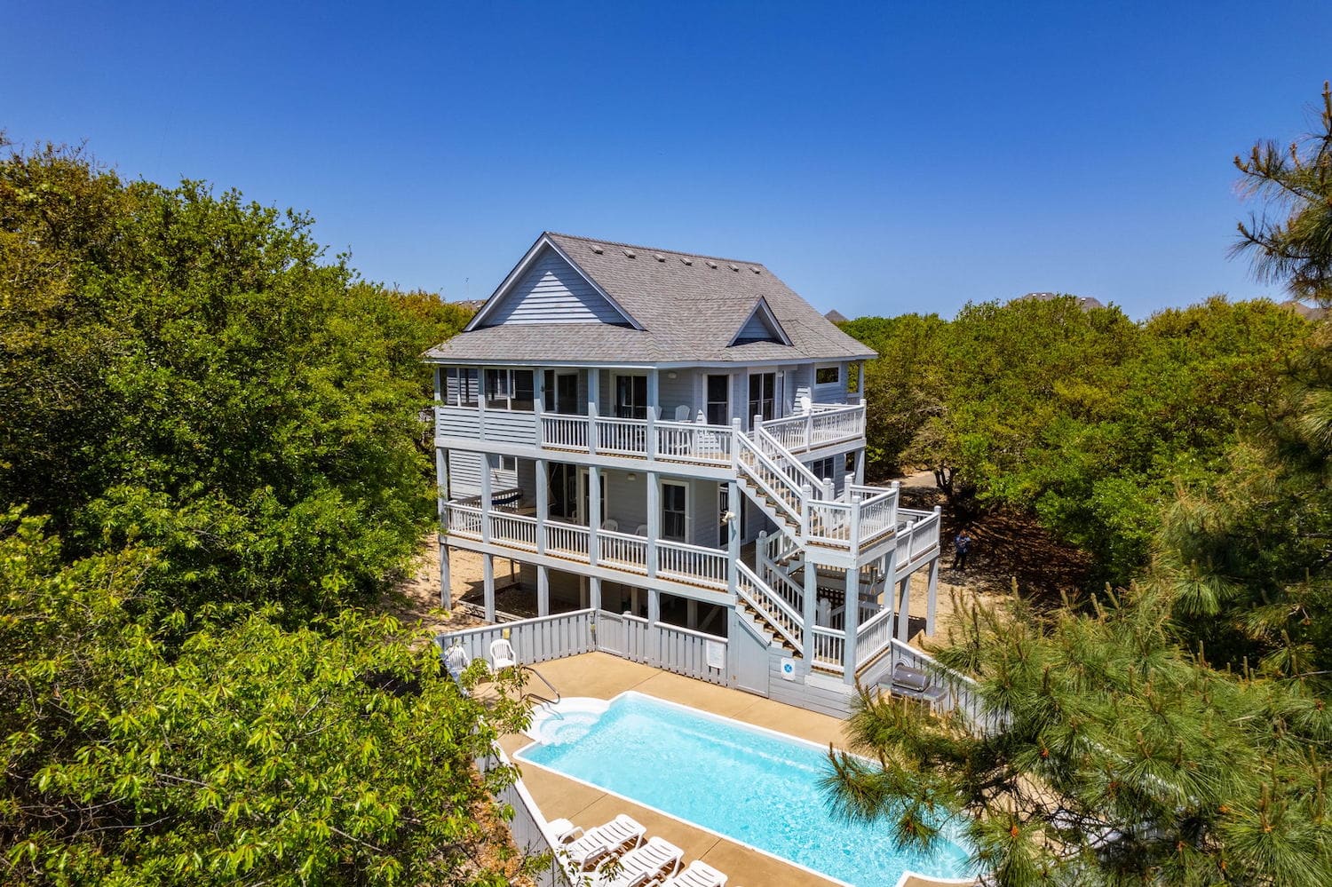 Amid Summer's Daydream property image