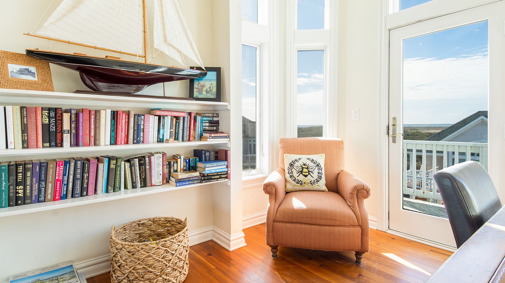 The Beez Nest Oceanfront Home in Pine Island Corolla