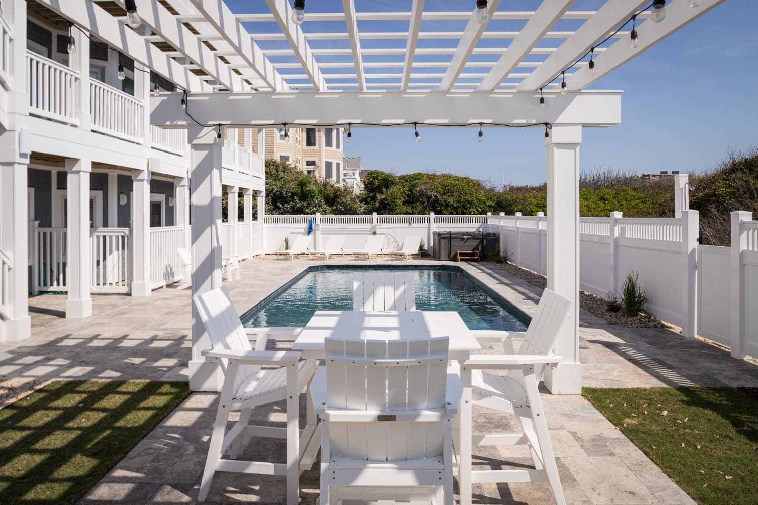 Dual Horizons property image
