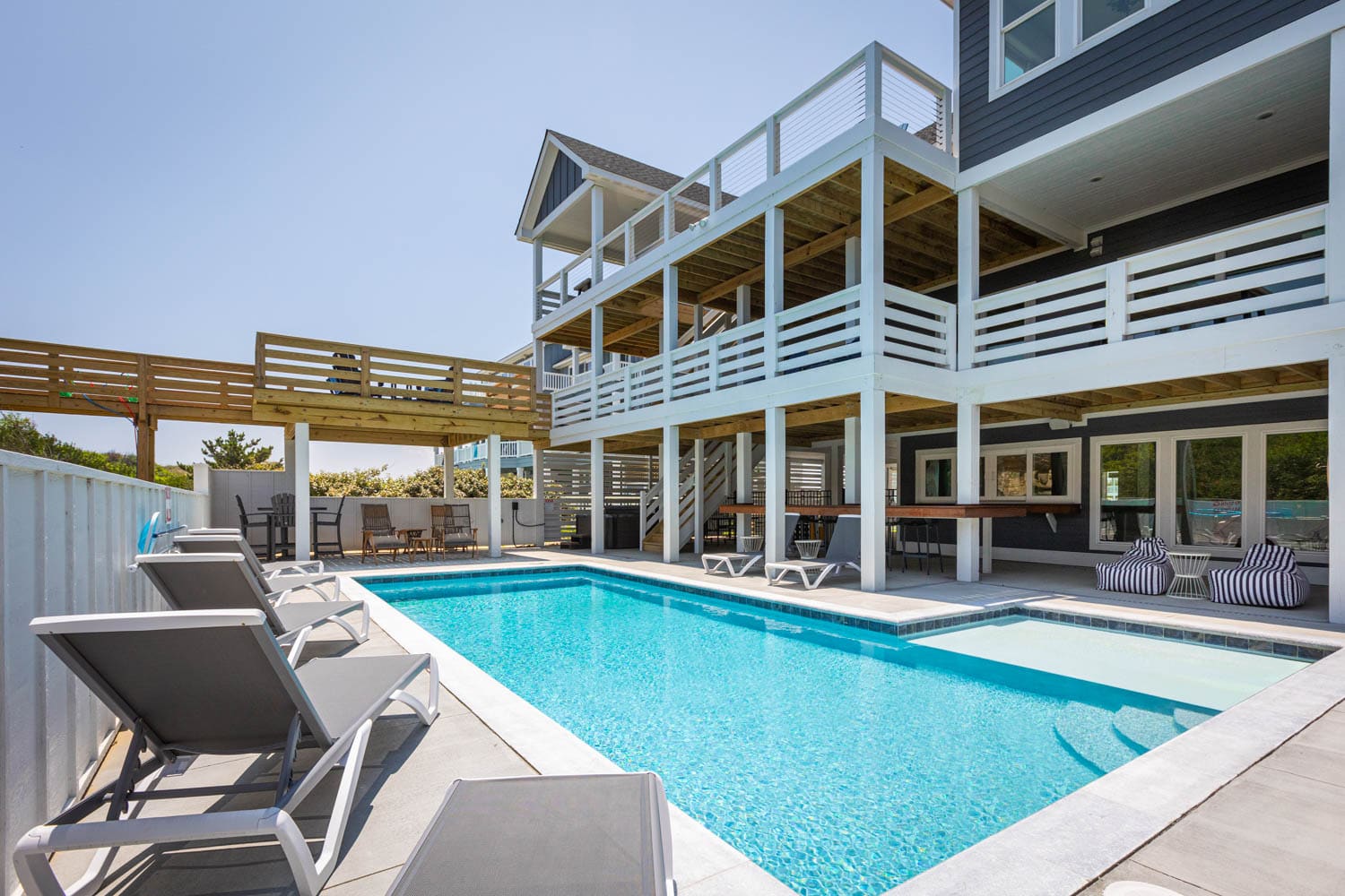 Blue Pearl property image