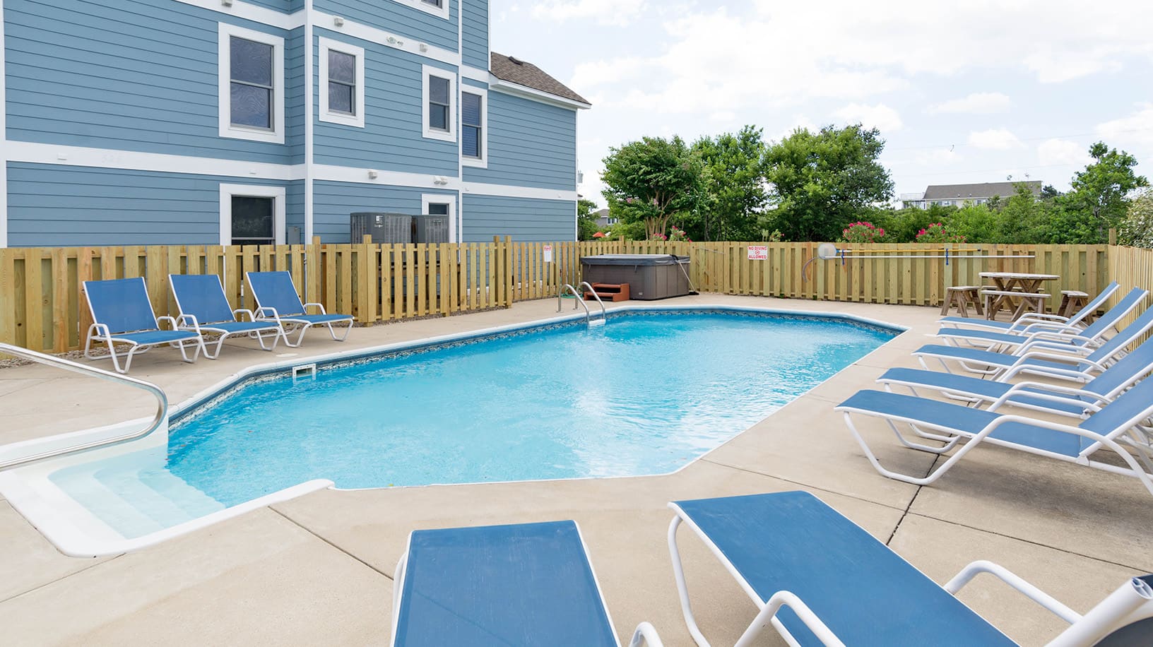 Driftwoodz property image