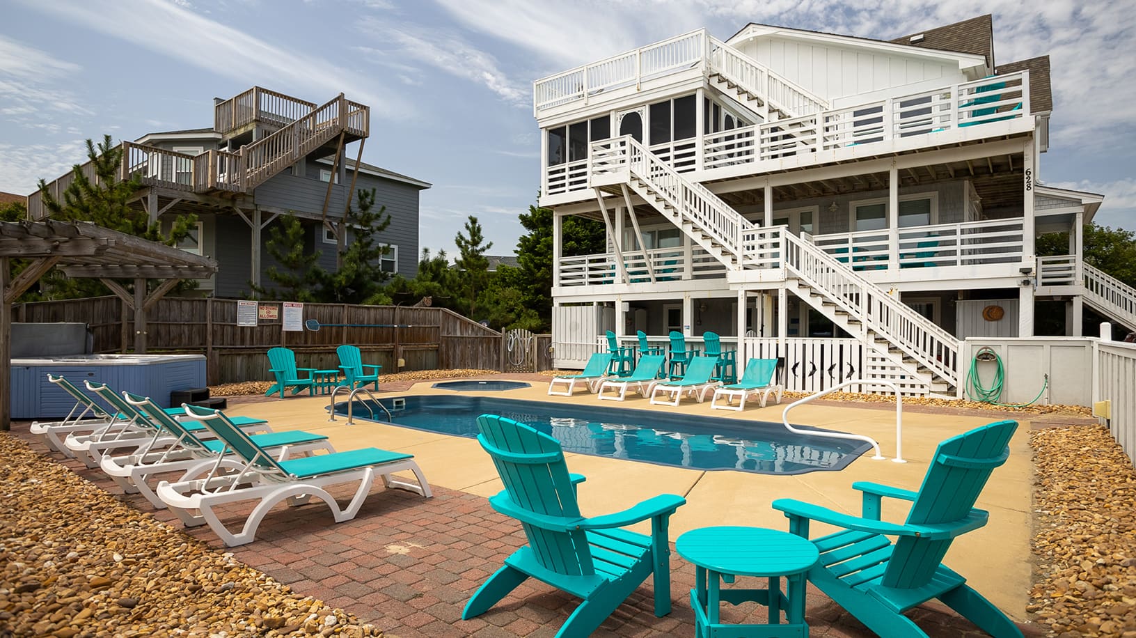 White Kapz property image