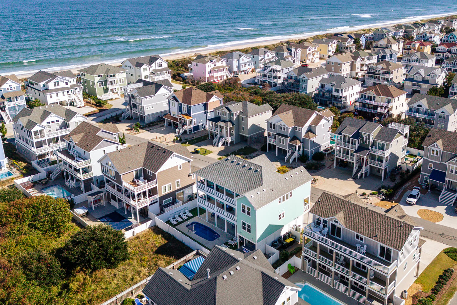 Bikinis and Martinis property image
