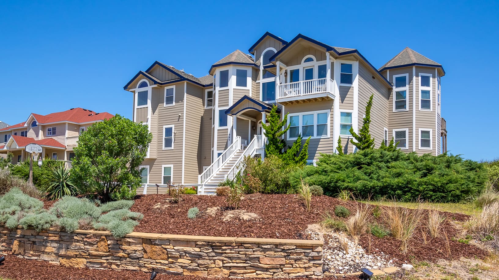 The Breakers II property image