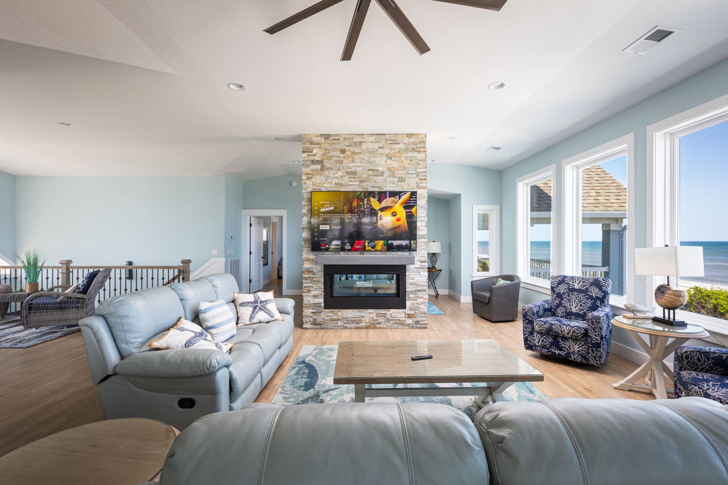 Mainsail Manor