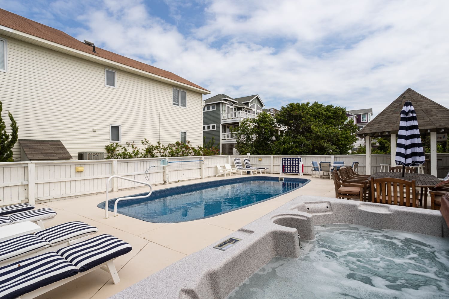 Paradise By The C property image