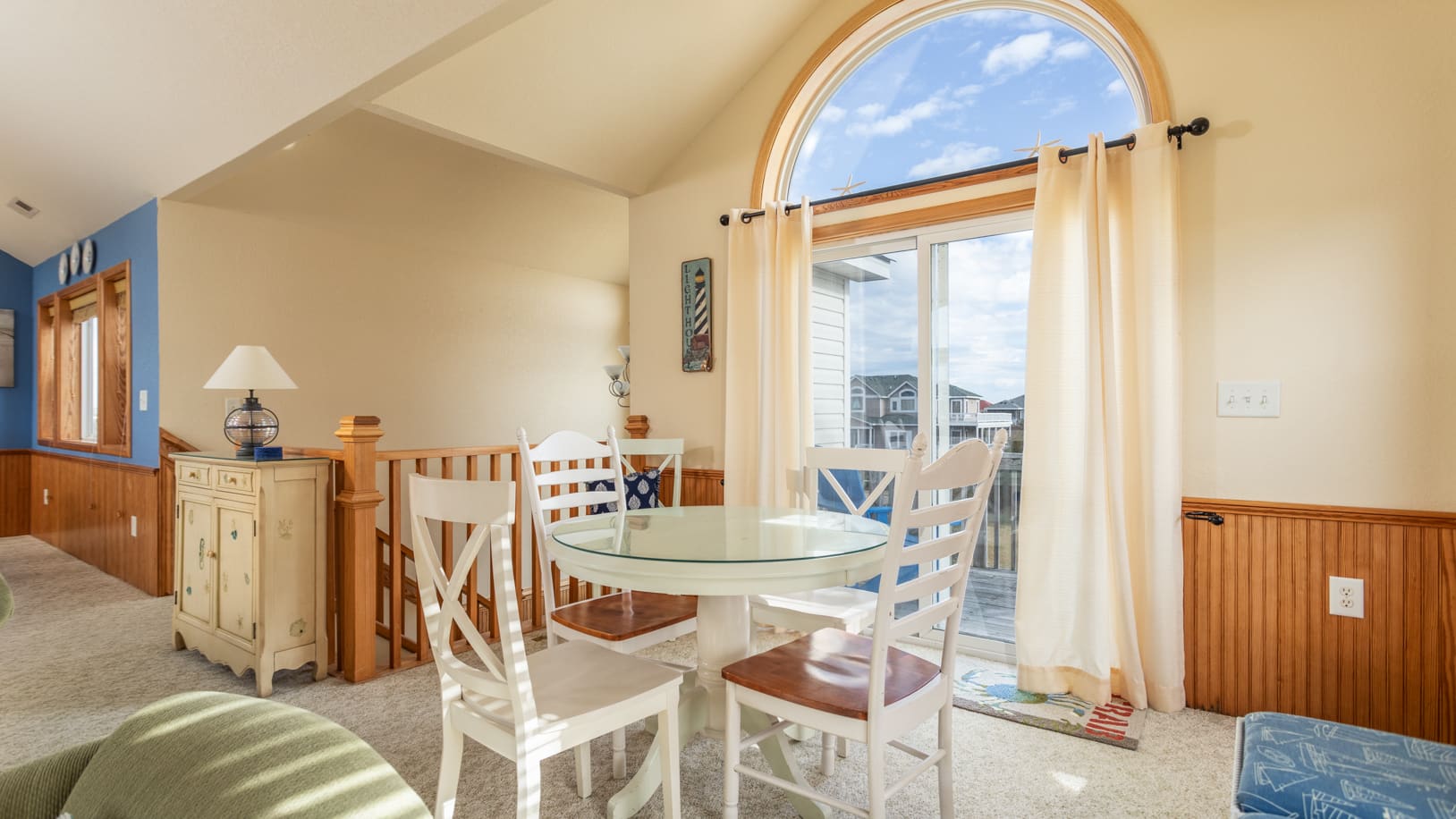 Whale, Hello There property image