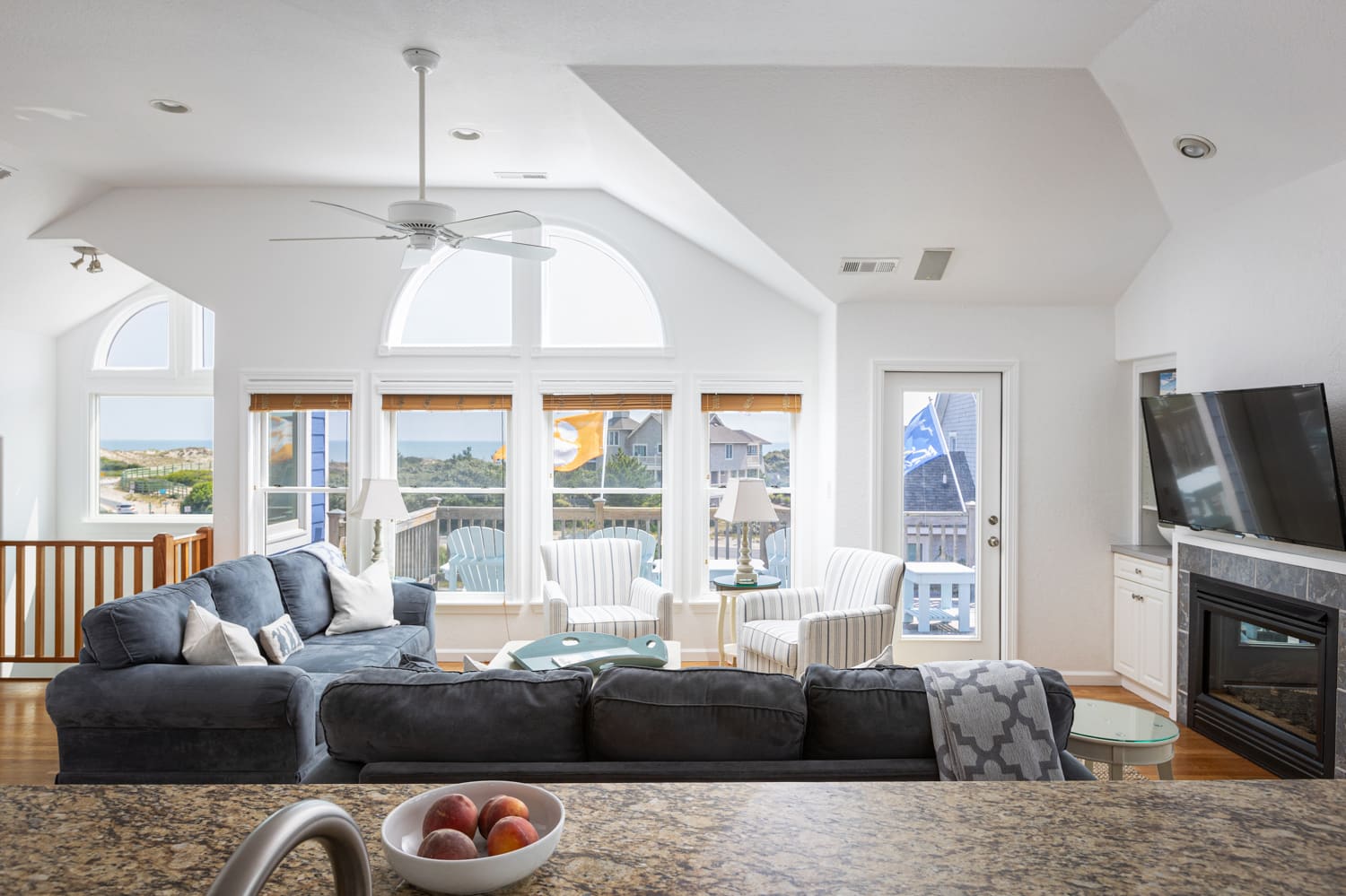 Sea the Light property image