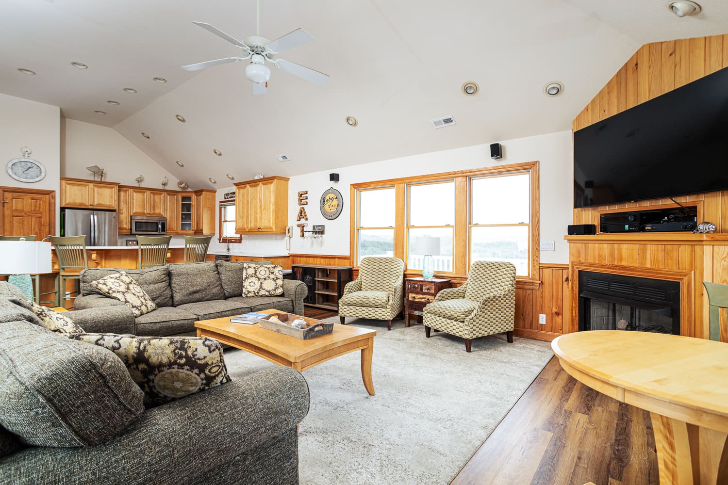 Driftwoodz property image