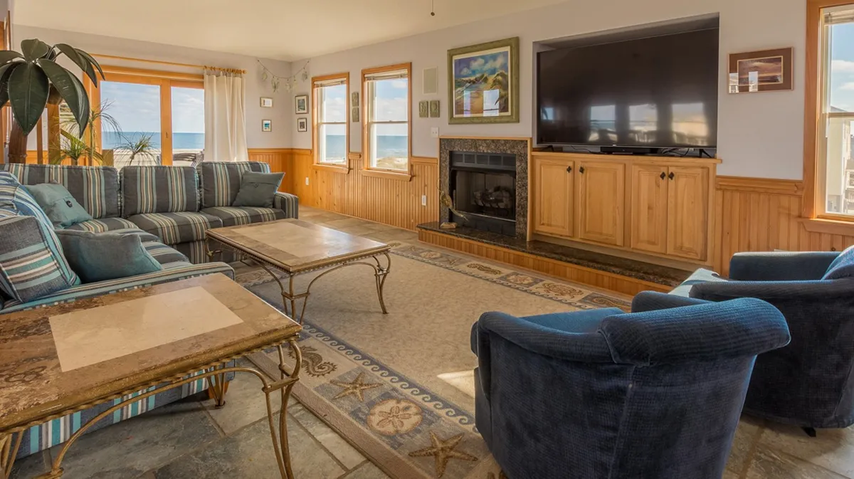 Paradise Lost Oceanfront Home in Carova Beach 4x4