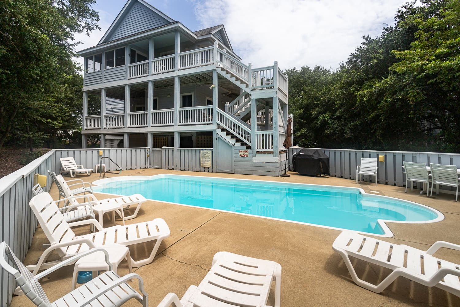 Amid Summer's Daydream property image