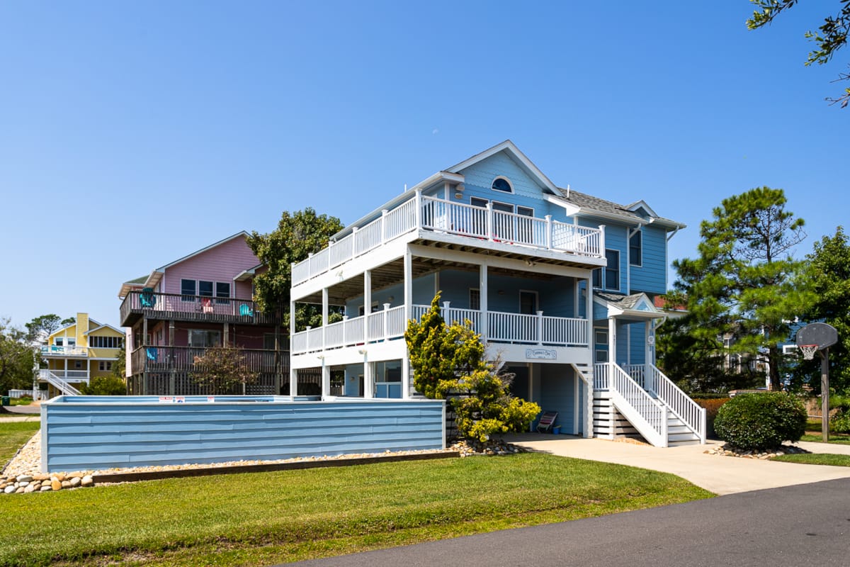 Cardinal's Cove
