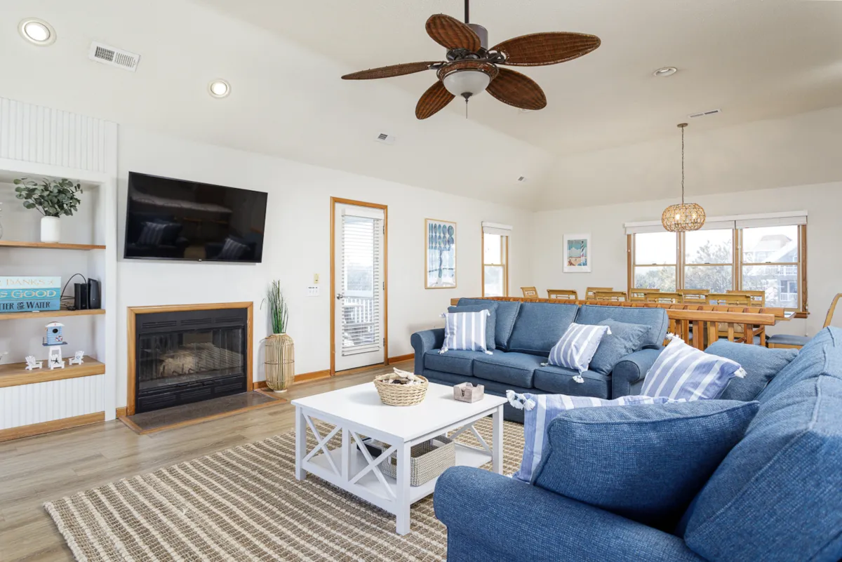 Sandy Pants Oceanside Home in Whalehead Corolla