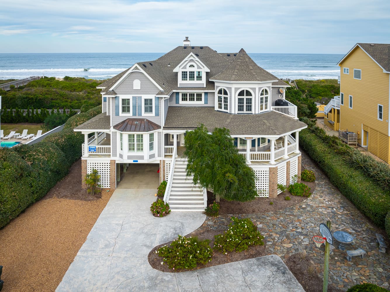 Blue Lady property image