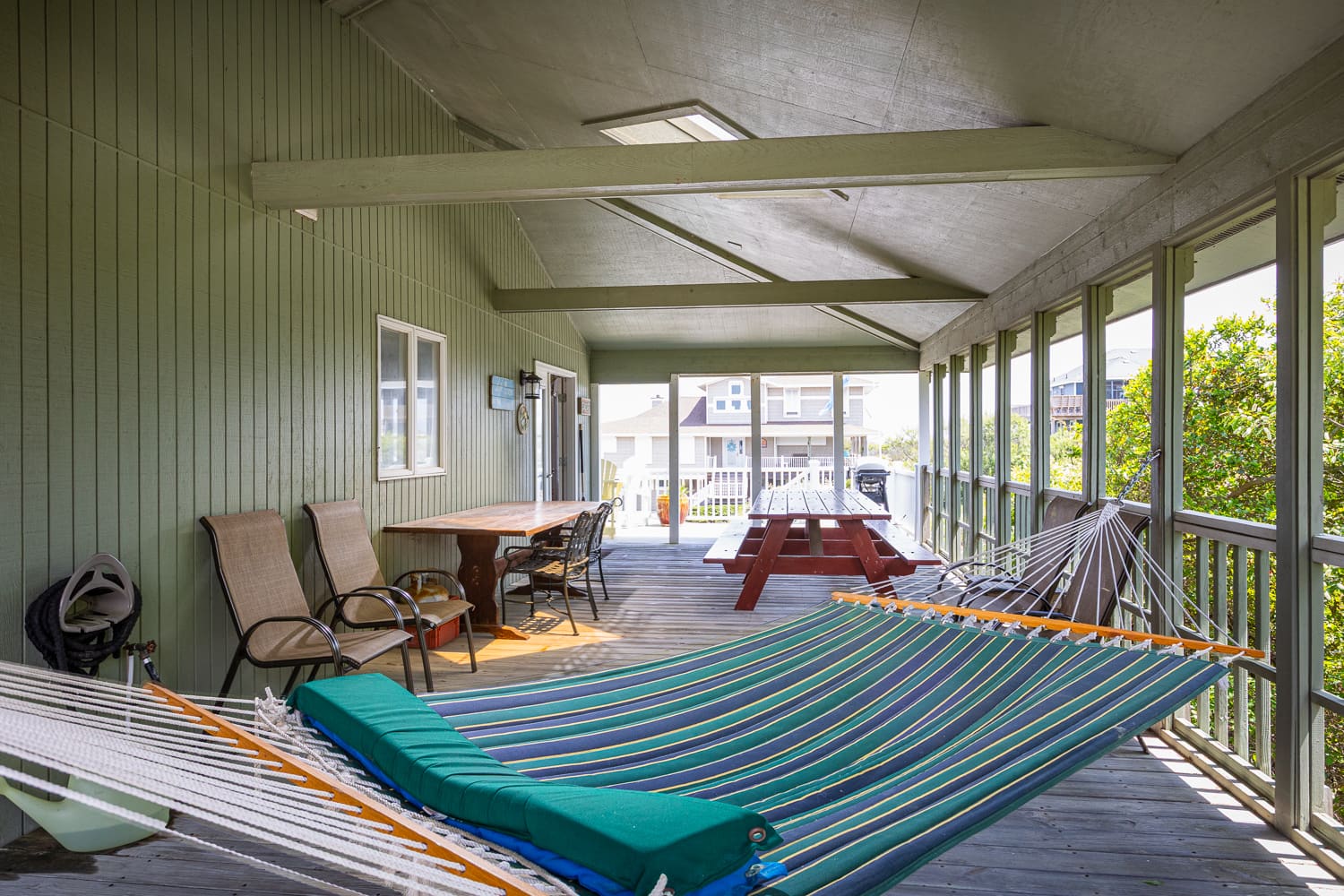 Seascape I Semi-Oceanfront Home in Whalehead Corolla
