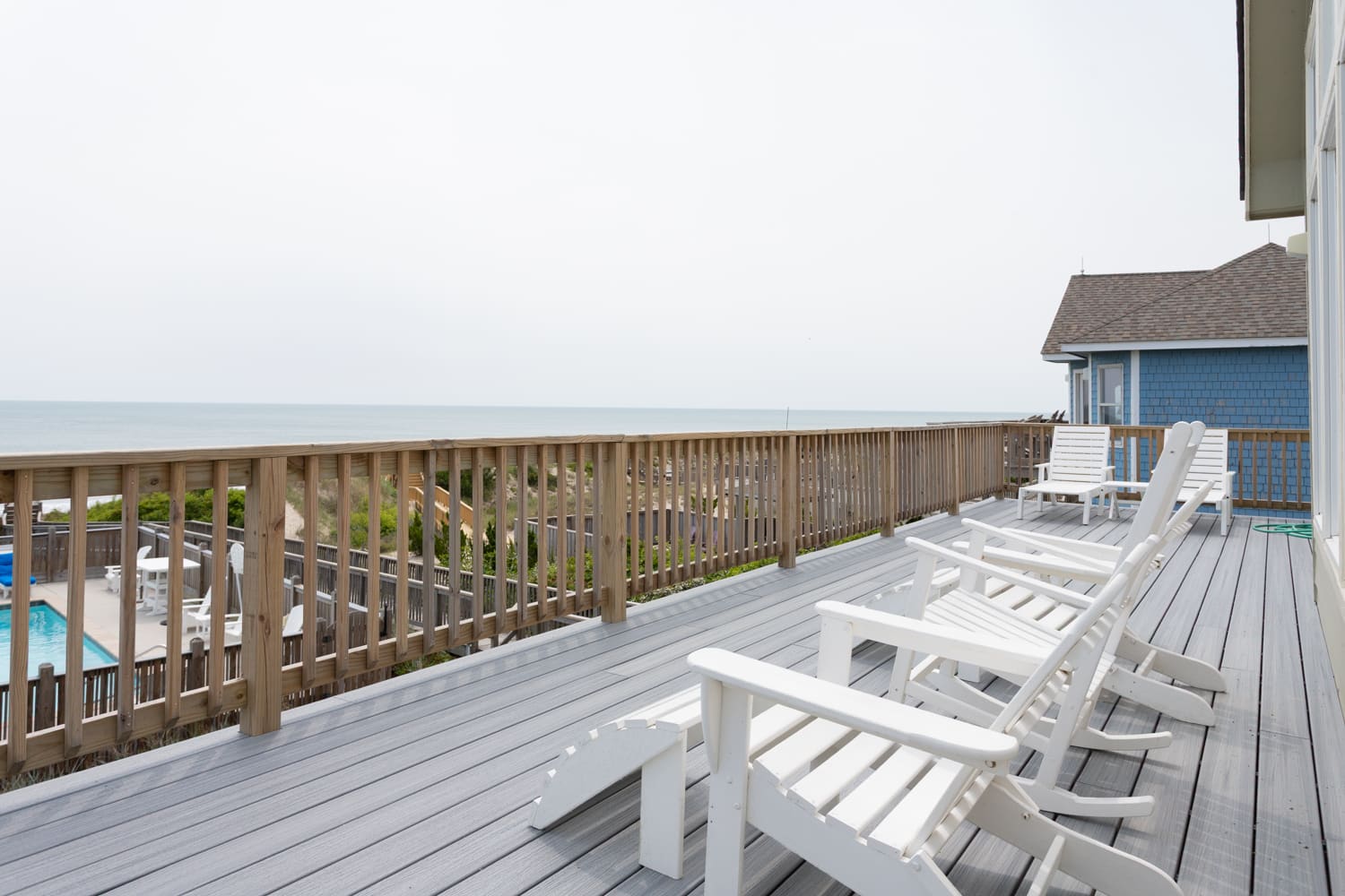 Sixteen Sandals property image