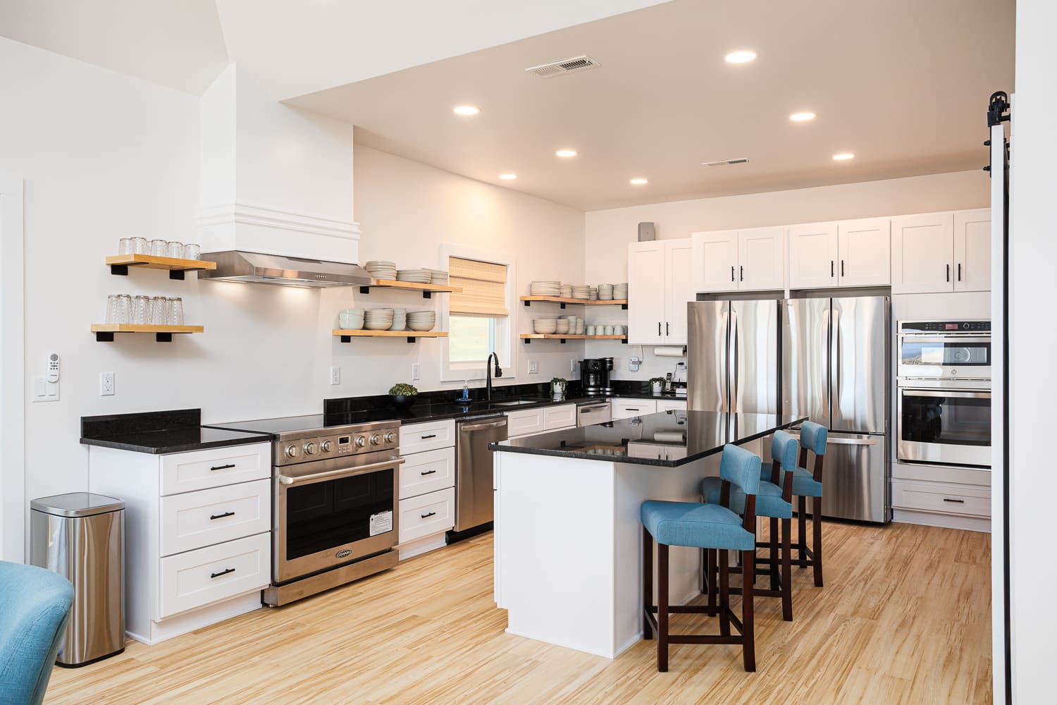 Ocean Eyes property image